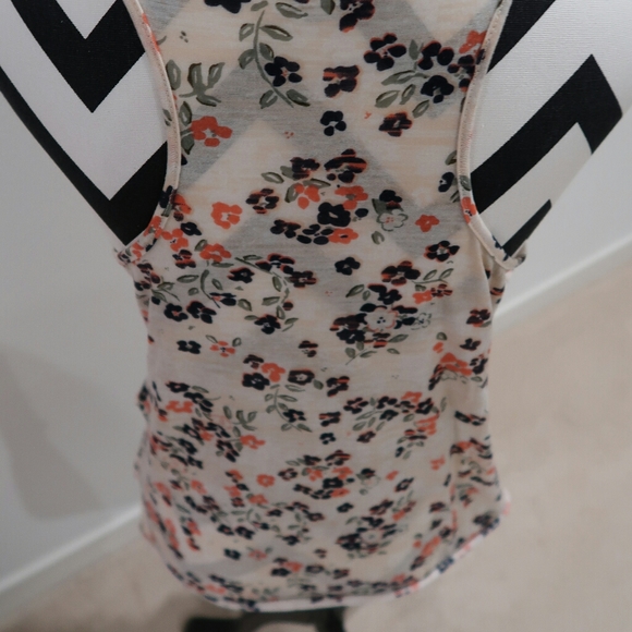 Layered Front Floral Sleeveless Top - Picture 6 of 7